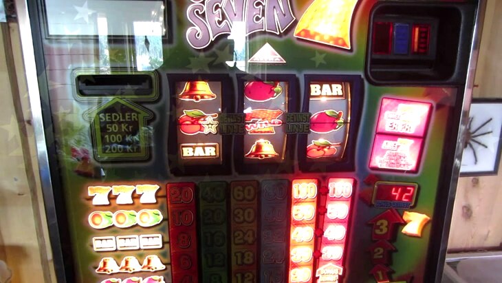 Crazy 7 Slot Machine